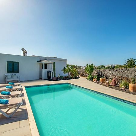 Villa Sarita Sol By Villa Plus Playa Blanca  Exteriör bild