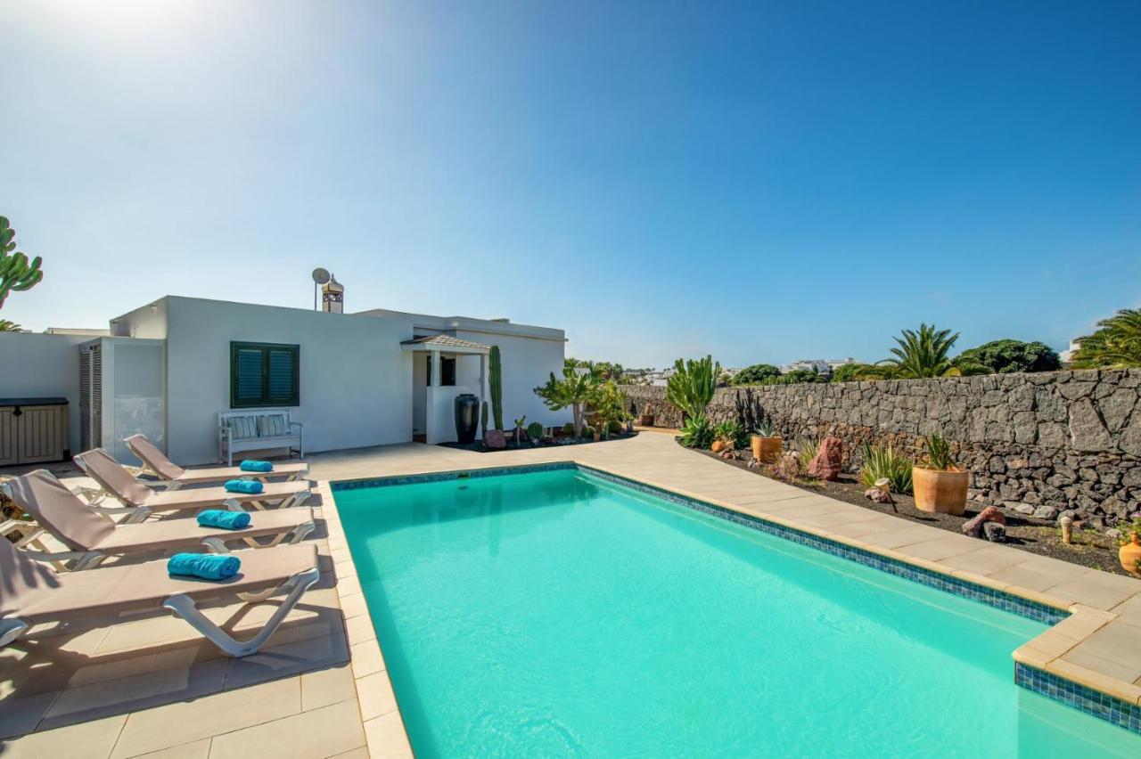 Villa Sarita Sol By Villa Plus Playa Blanca  Exteriör bild
